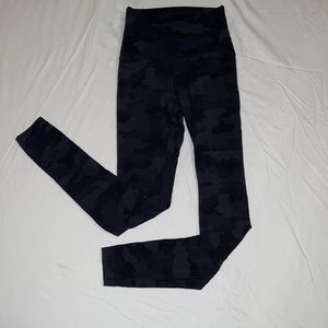 BNWOT Lululemon Align size 4 black Camo